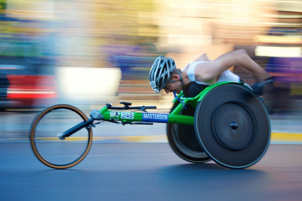 Rollstuhl Athlet beim Marathon